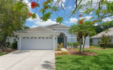 6865 Superior Street Circle Sarasota FL 34243