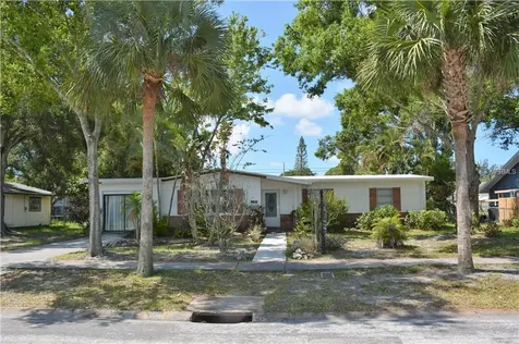 3818 39th Avenue N St Petersburg FL 33714