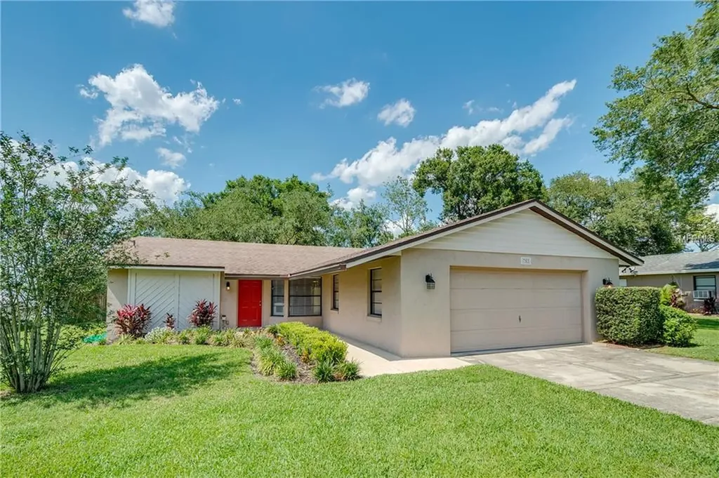 752 Scott Lake Village N Lakeland FL 33813