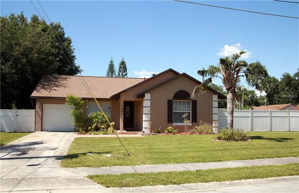 1301 Ernest Street Kissimmee FL 34741
