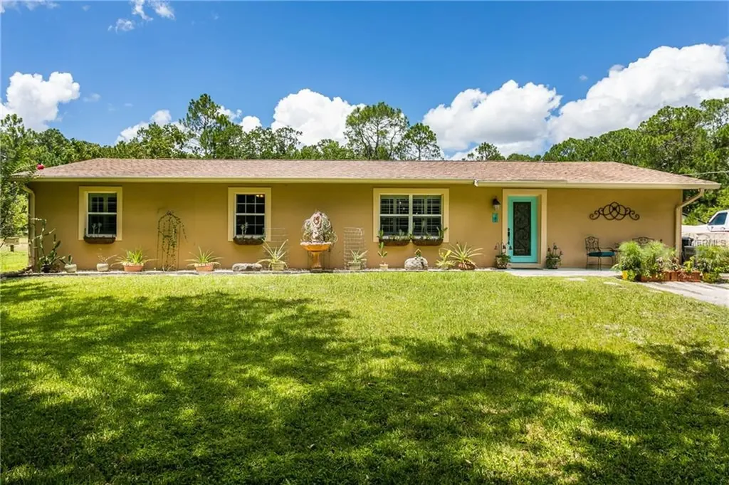 280 N Jungle Road Geneva FL 32732