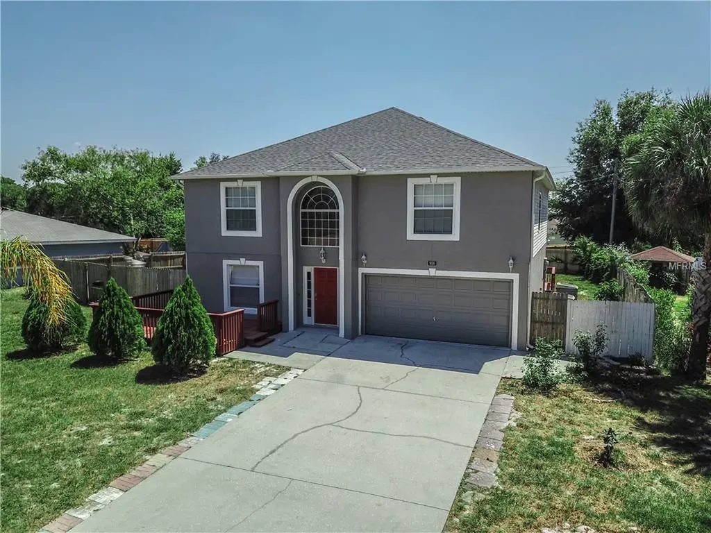 906 Glasgow Avenue Deltona FL 32738