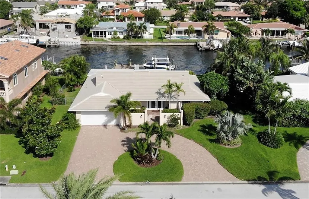 1937 Carolina Avenue NE St Petersburg FL 33703