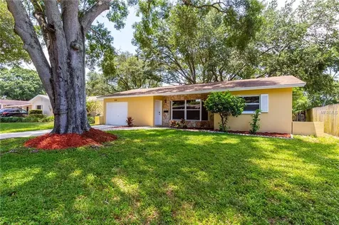 2533 68th Avenue N St Petersburg FL 33702