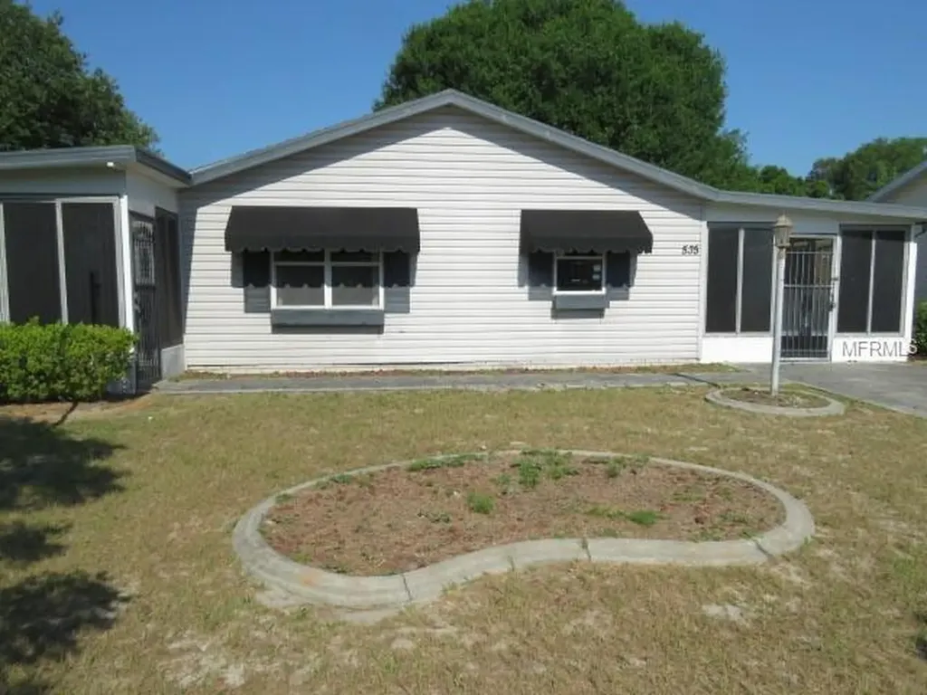 535 Saint Andrews Boulevard Lady Lake FL 32159