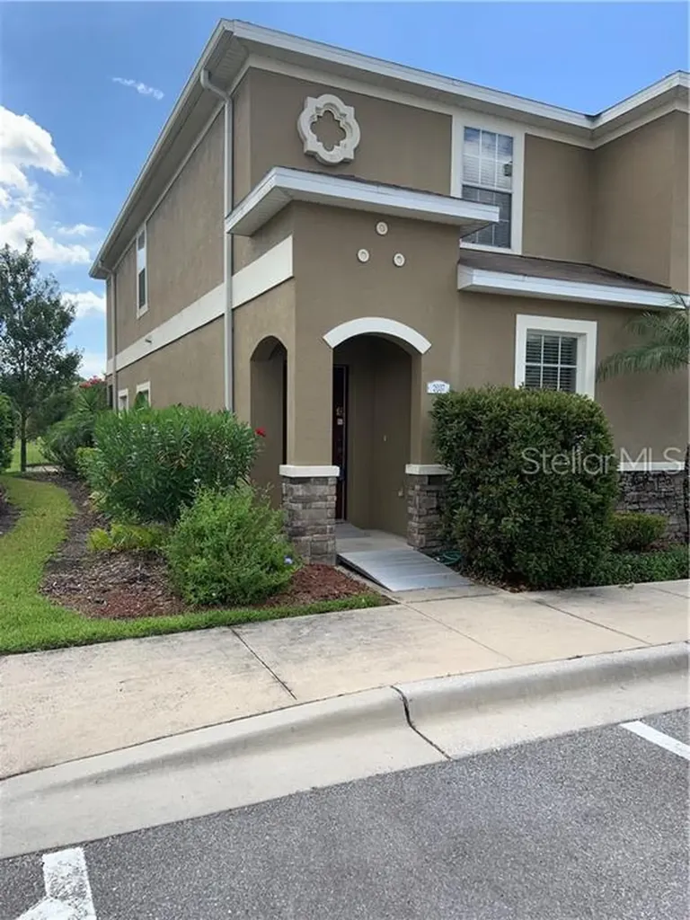 2037 Greenwood Valley Drive Plant City FL 33563