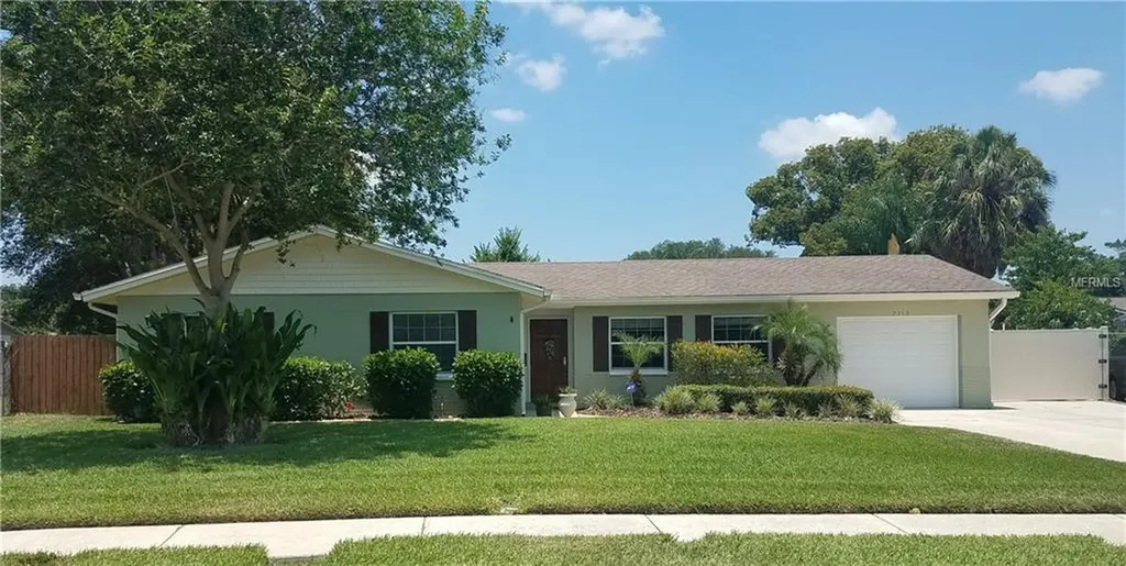 2313 Fern Circle Tampa FL 33604
