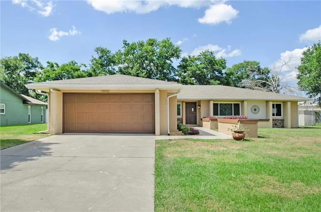 3201 Stratford Lane Mount Dora FL 32757