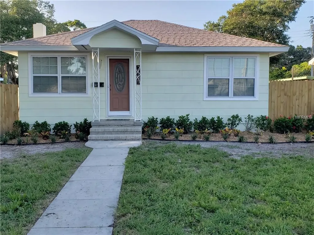 2585 9th Avenue N St Petersburg FL 33713