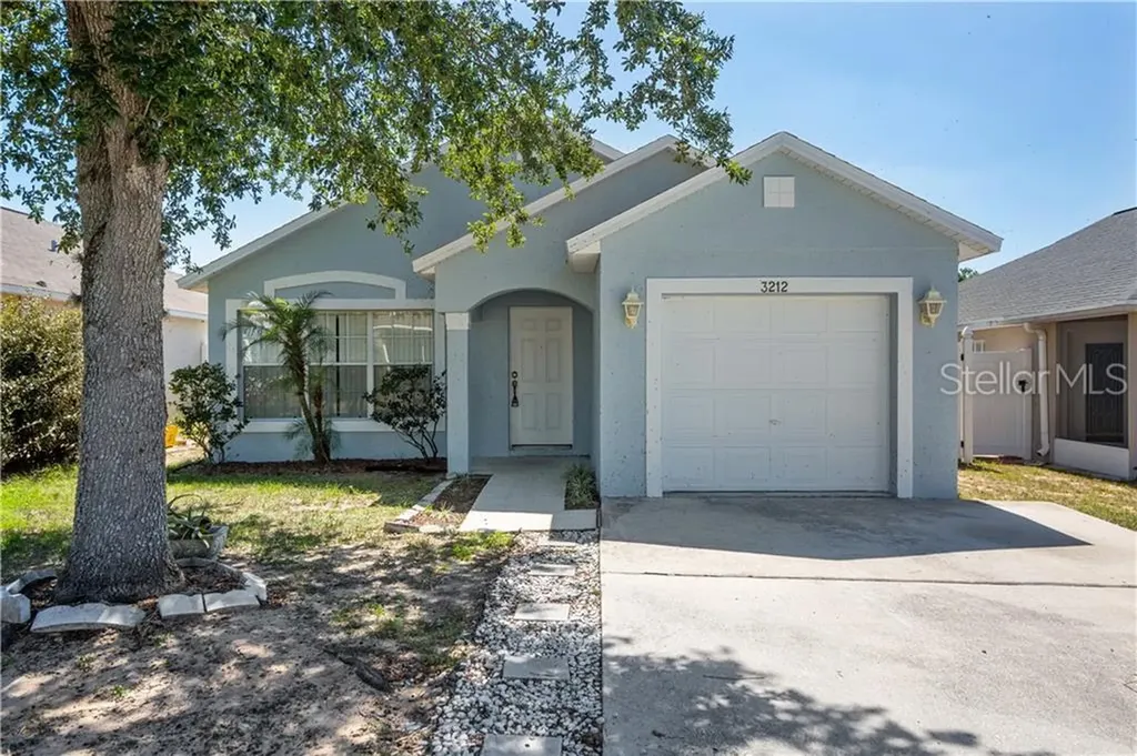 3212 Huntwicke Boulevard Davenport FL 33837