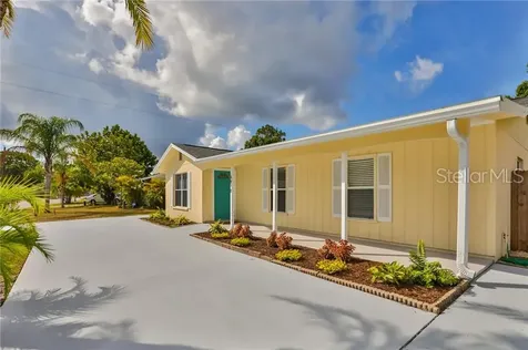 6918 Friendship Drive Sarasota FL 34241