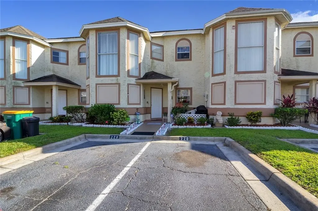 228 Dawn Court Kissimmee FL 34743