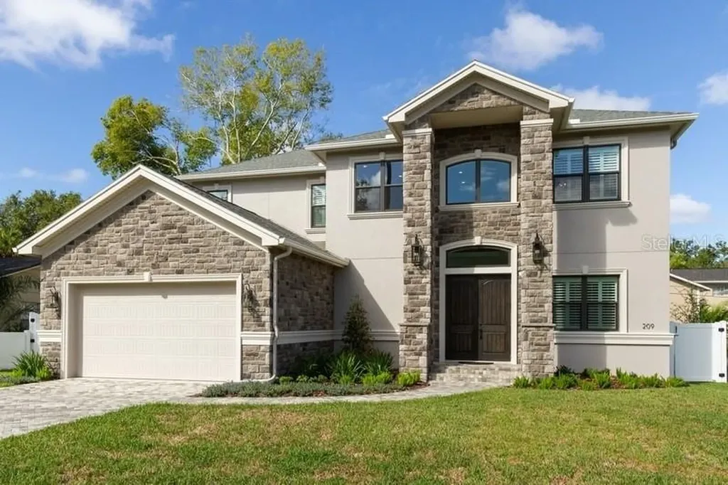 209 S Grady Avenue Tampa FL 33609