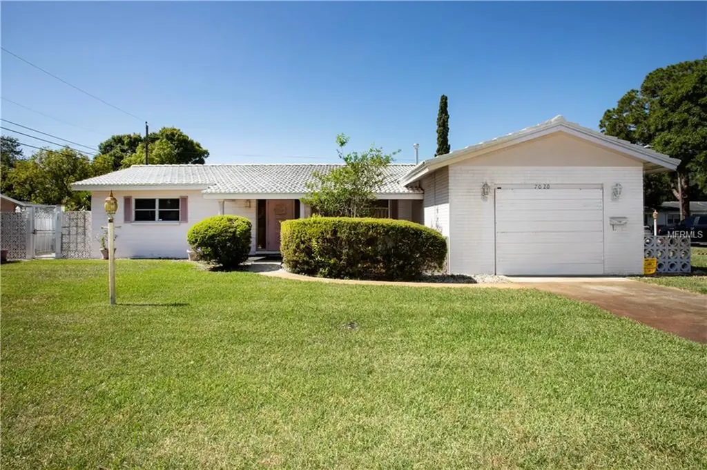 7020 38th Avenue N St Petersburg FL 33710