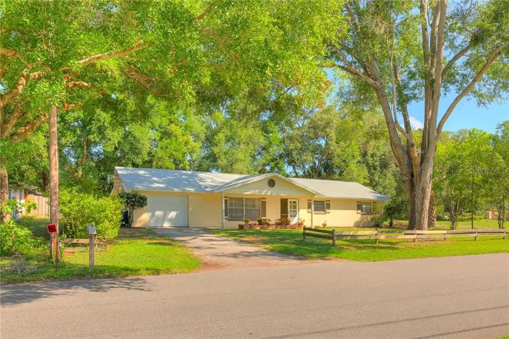 25 Melodie Lane Deland FL 32724
