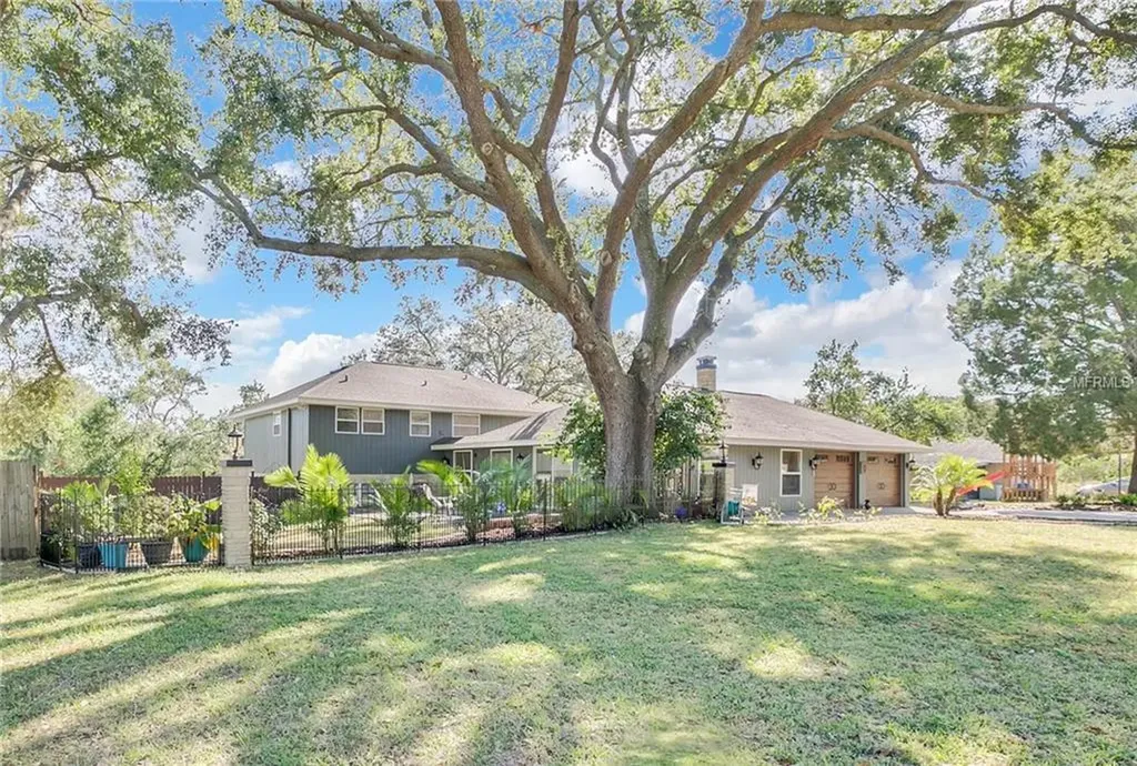 1106 King Arthur Court Valrico FL 33594