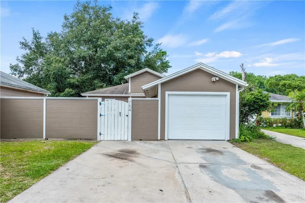 754 Ashley Lane Orlando FL 32825