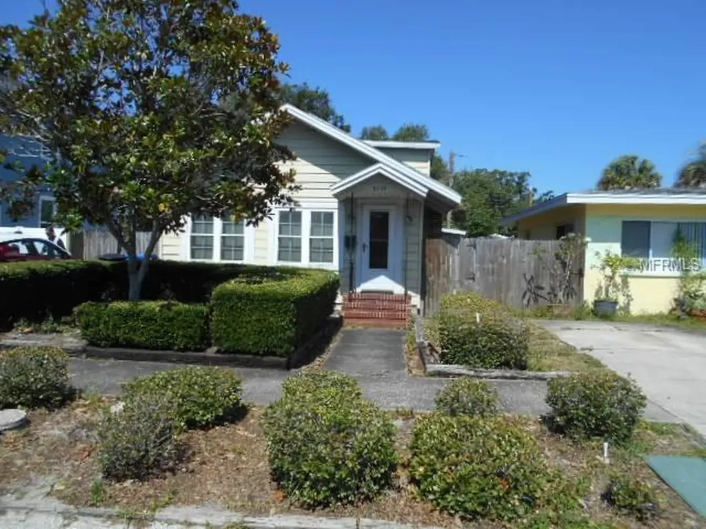 3226 Prescott Street N St Petersburg FL 33713