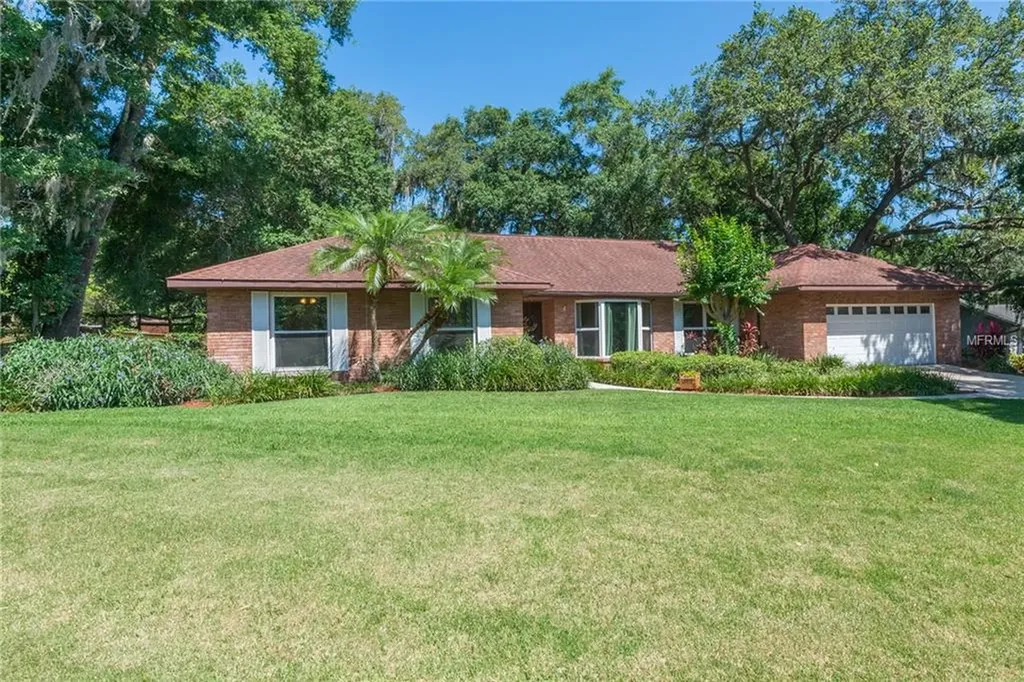 2527 Laurelwood Lane Valrico FL 33596