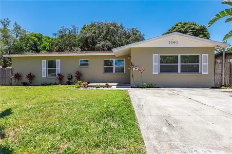 1640 Alcazar Way S St Petersburg FL 33712