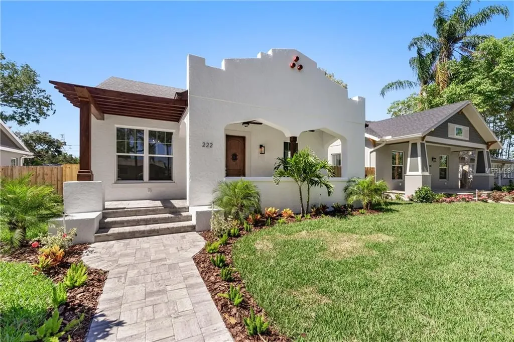 222 35th Avenue N St Petersburg FL 33704