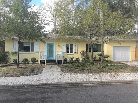 301 48th Avenue N St Petersburg FL 33703