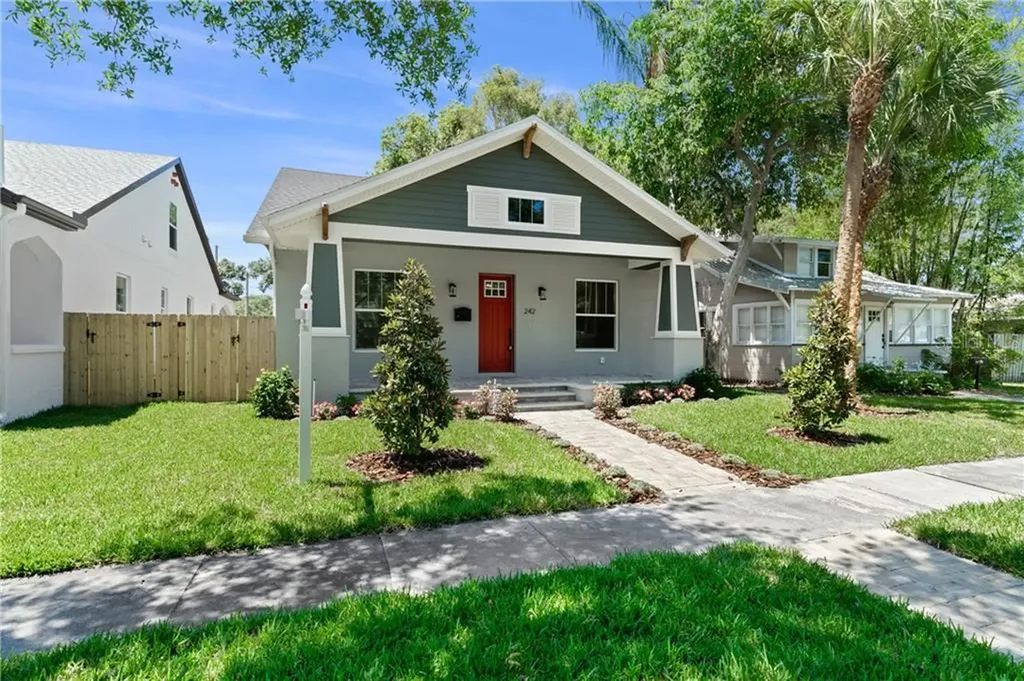 242 35th Avenue N St Petersburg FL 33704
