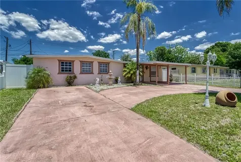 6809 W Paris Street Tampa FL 33634
