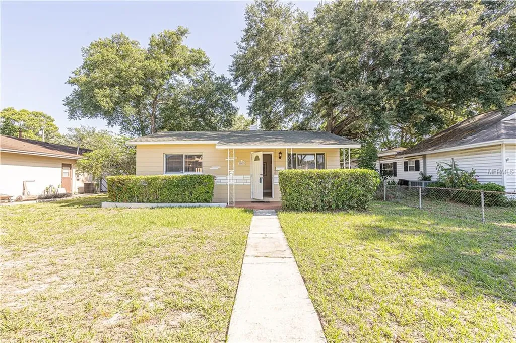 1027 49th Avenue N St Petersburg FL 33703
