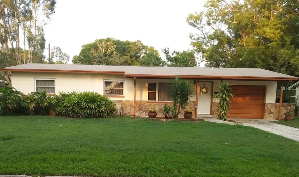 2837 53rd Street N St Petersburg FL 33710