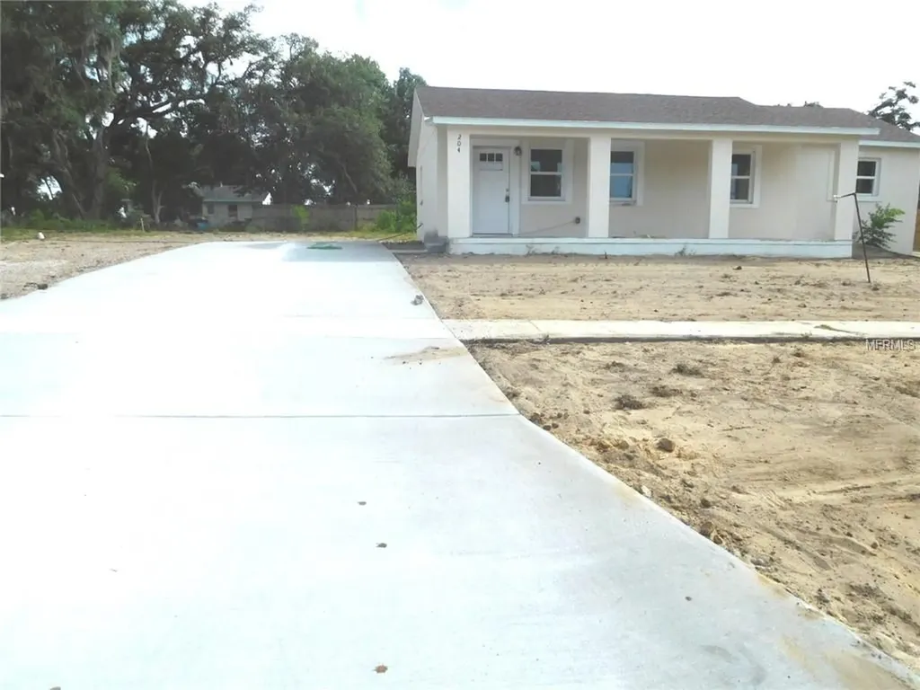 204 North Boulevard W Davenport FL 33837