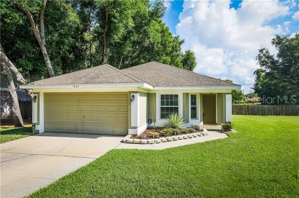 921 Royal Oaks Drive Apopka FL 32703