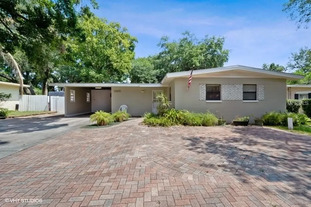 805 W Country Club Drive Tampa FL 33612