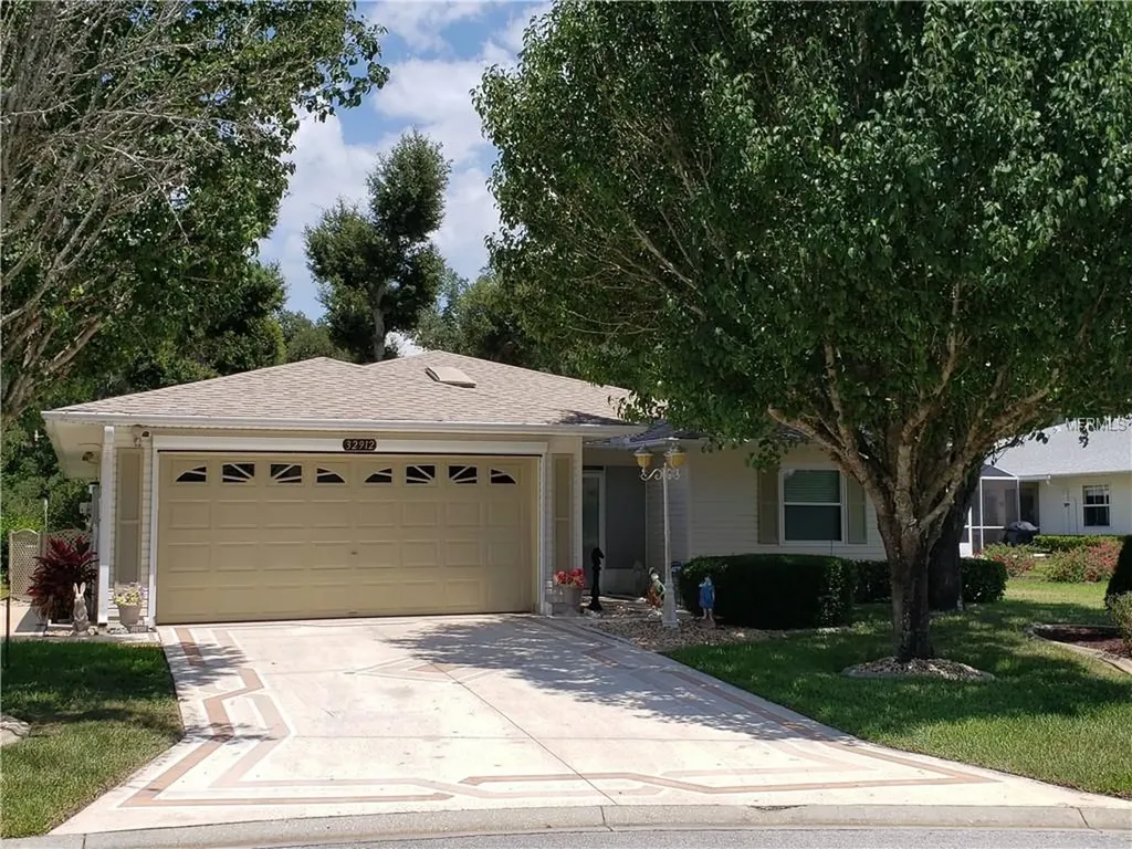 32912 Rambling Oaks Court Leesburg FL 34748