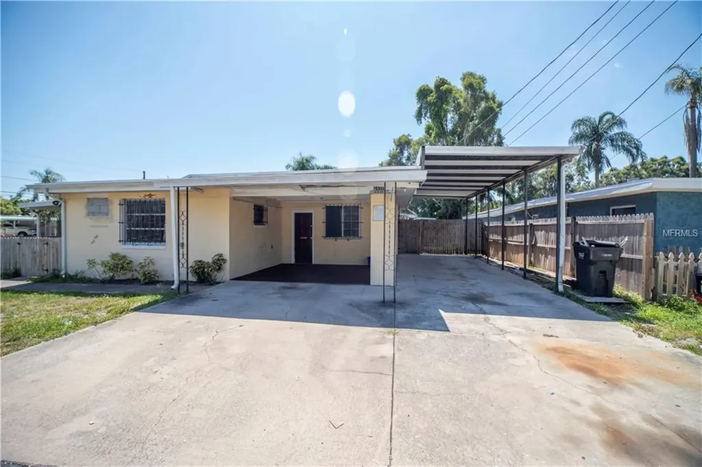 2435 46th Avenue N St Petersburg FL 33714