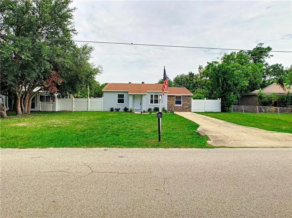 3010 W Van Buren Drive Tampa FL 33611