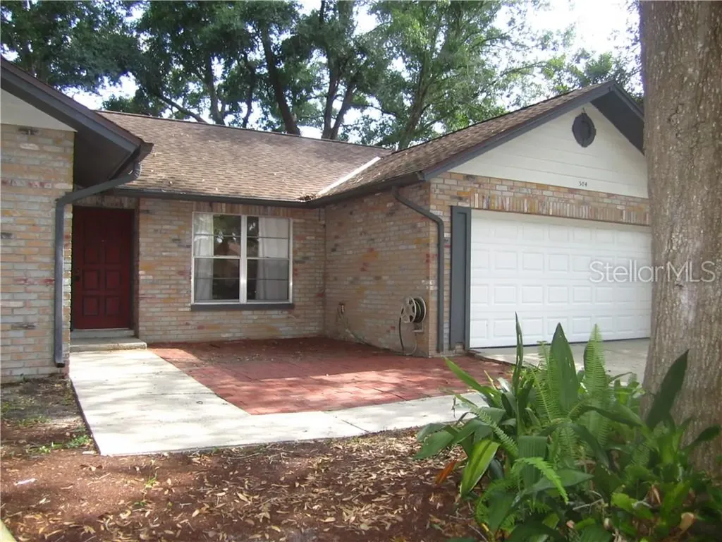 504 Sovereign Court Tampa FL 33613