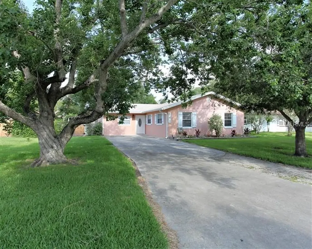 242 Montana Avenue Saint Cloud FL 34769