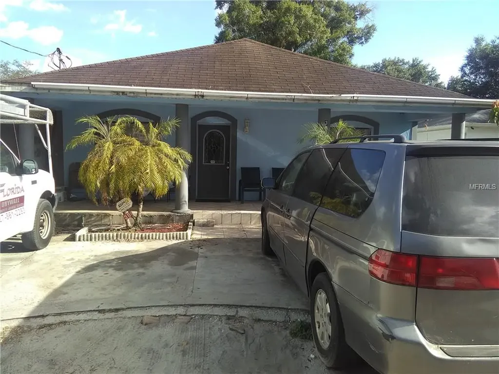 3807 E Hanna Avenue Tampa FL 33610