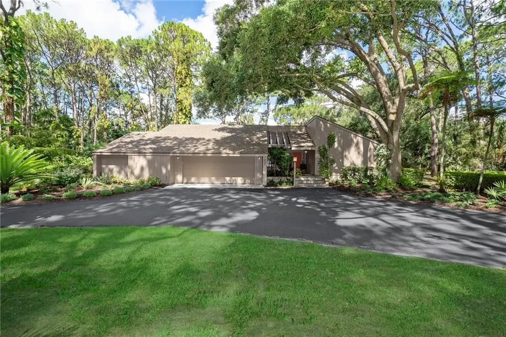 1027 Ranchero Drive Sarasota FL 34240