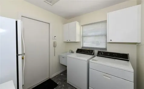 5778 Helen Way Sarasota FL 34243