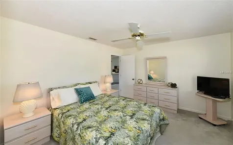 5778 Helen Way Sarasota FL 34243