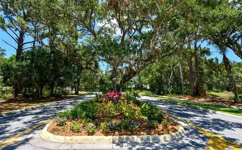 5778 Helen Way Sarasota FL 34243