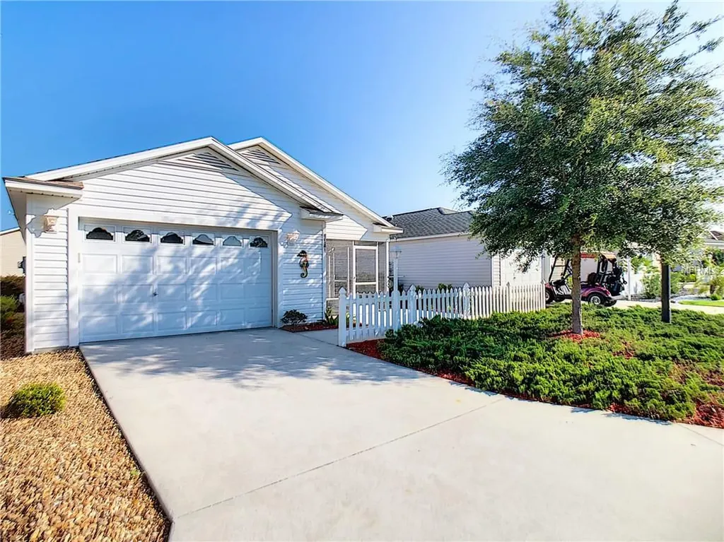 1841 Hallandale Lane The Villages FL 32162