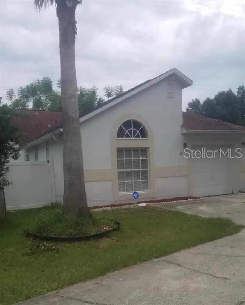 221 Twisting Trail Orlando FL 32825