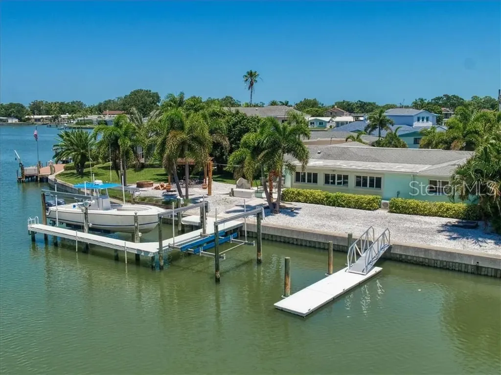 4072 Church Creek Point Largo FL 33774