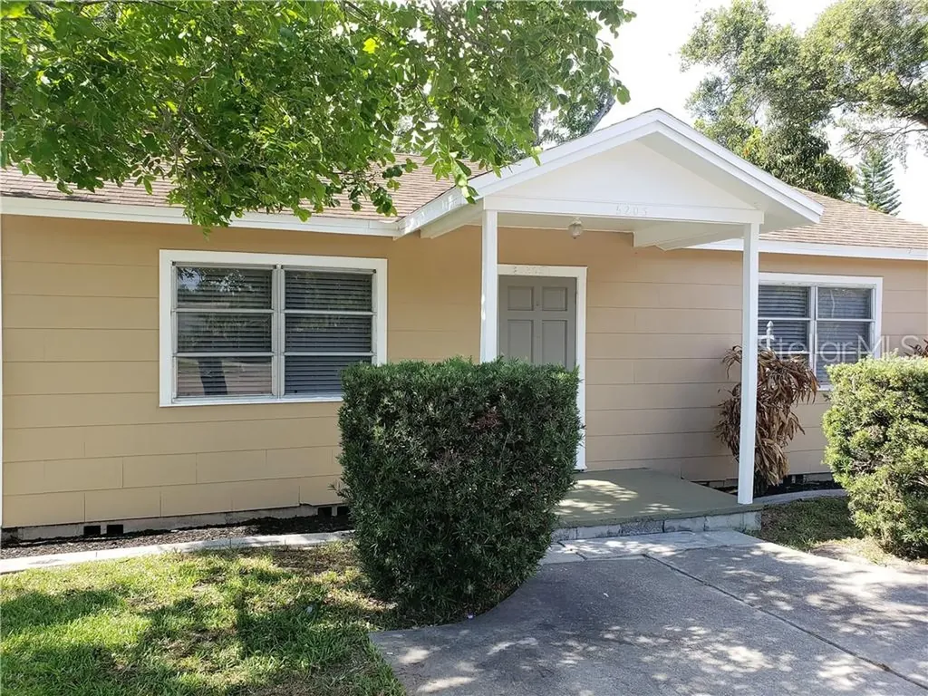 5203 54th Avenue N St Petersburg FL 33709