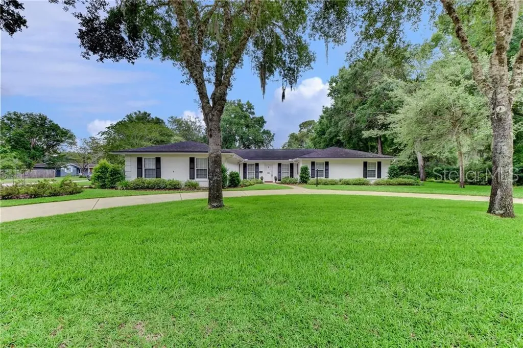 880 E Pennsylvania Avenue Deland FL 32724