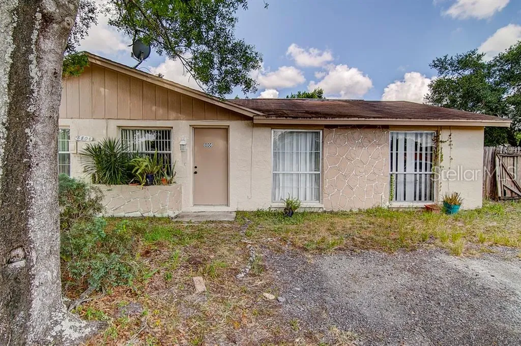 8806 Thousand Oaks Court Tampa FL 33634