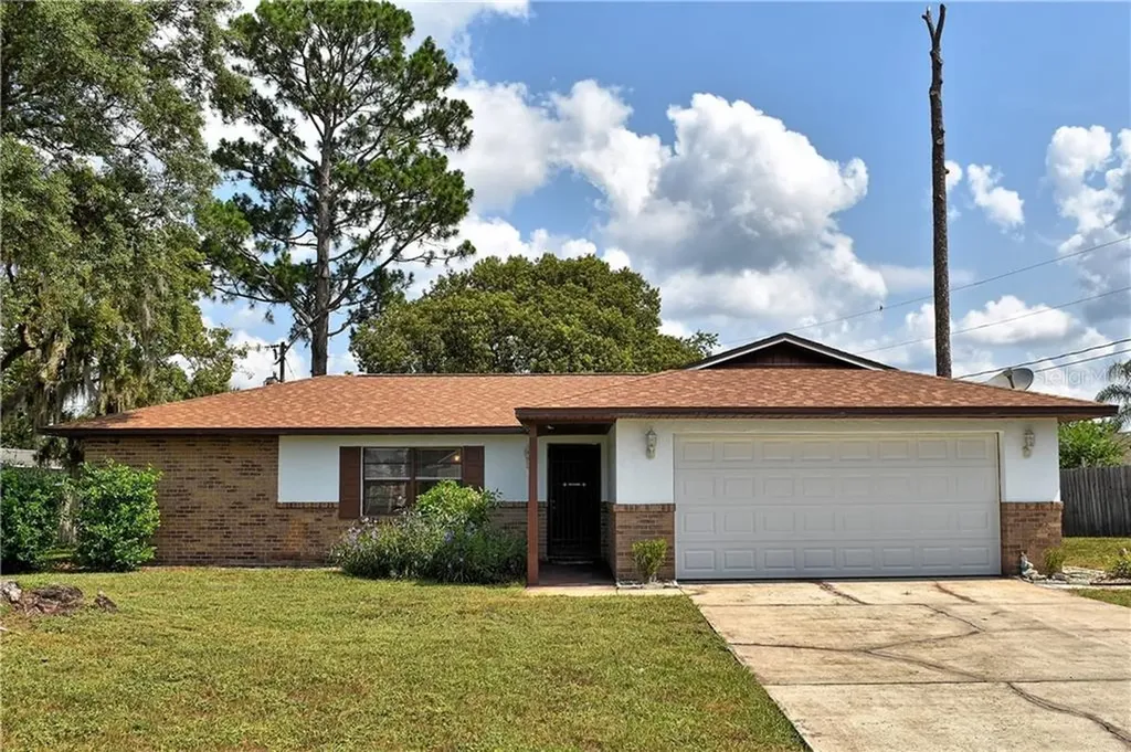 2332 Bannister Street Deltona FL 32738